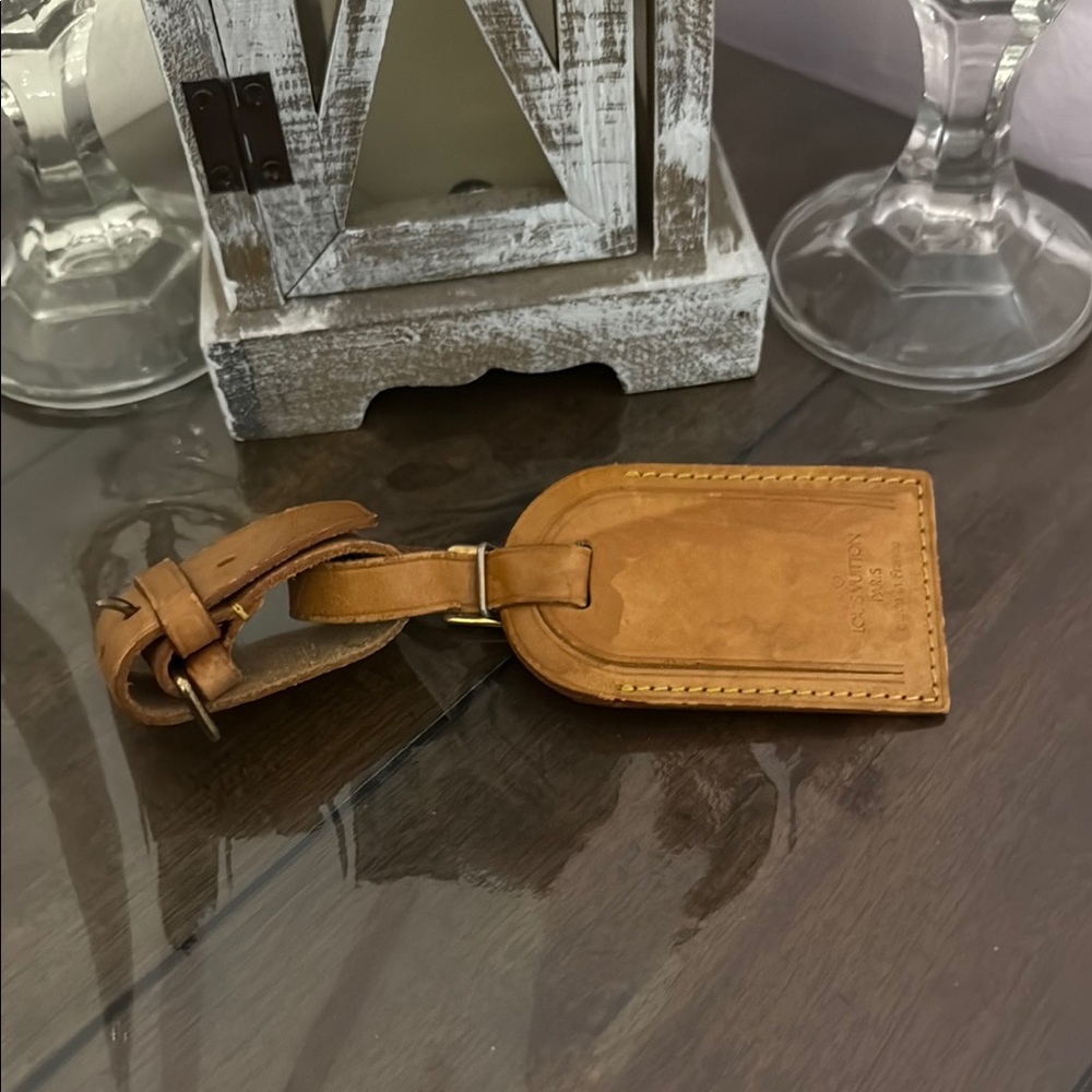 Used authentic Louis Vuitton Tan Leather Luggage Tag